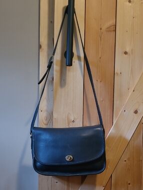 Coach Classic Black City Bag Leather Turnlock